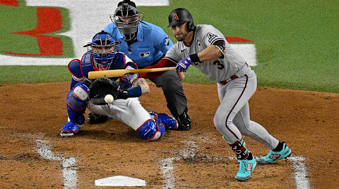Evan Longoria laying down a bunt.